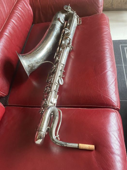 Saxofone barítono para restauração da