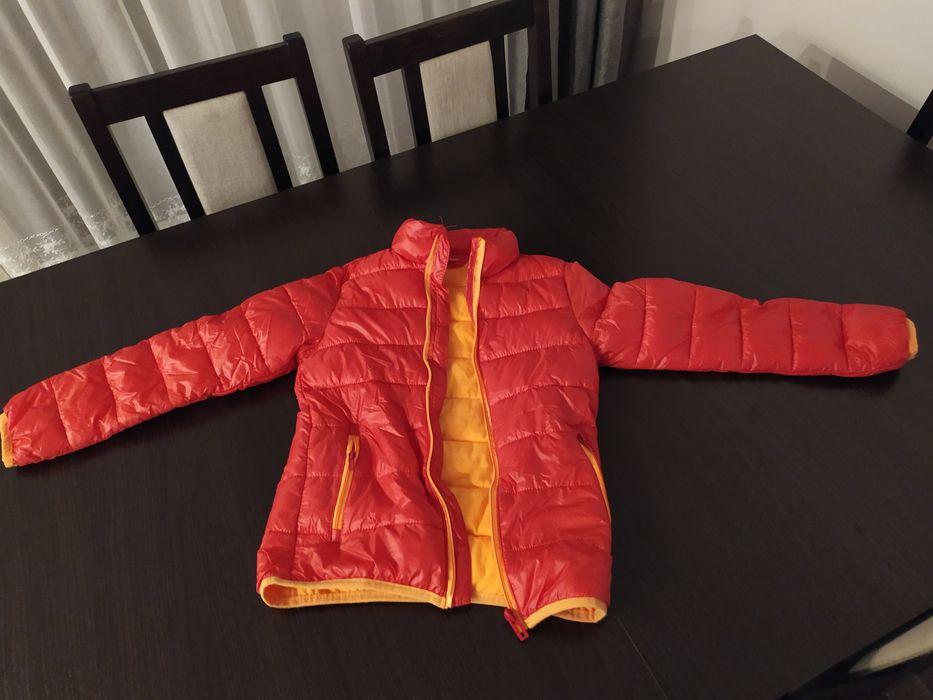Kurteczka 128 dla dziewczynki jak nowa