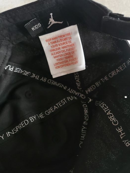 Czarna czapka z daszkiem Jordan Kids