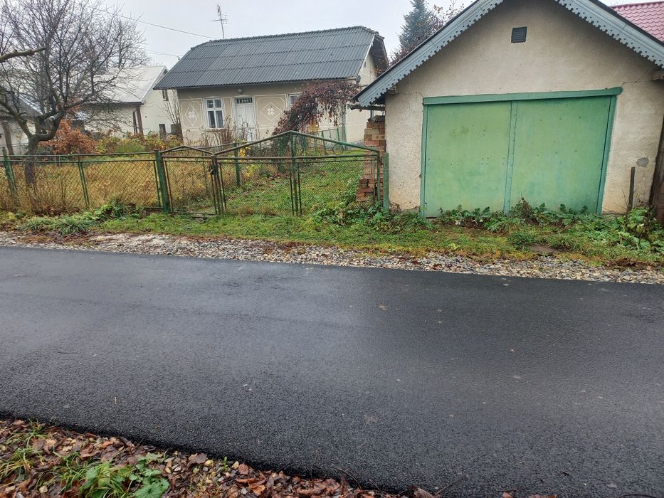 Будинок і земелна ділянка