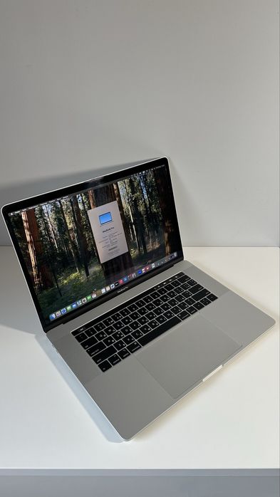 MacBook Pro 15 2019 A1990. i7. 16GB. 512GB SSD. Touch Bar