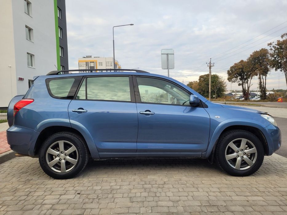 TOYOTA RAV 4 Avtomat 2.4 Long Avd