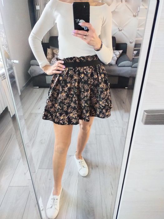 Spódniczka w kwiatki