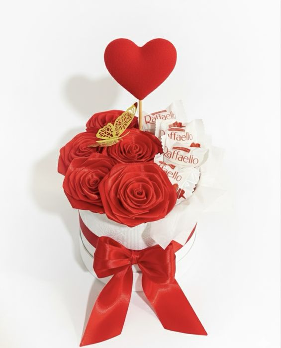 Caixa premium com rosas em cetim e chocolates