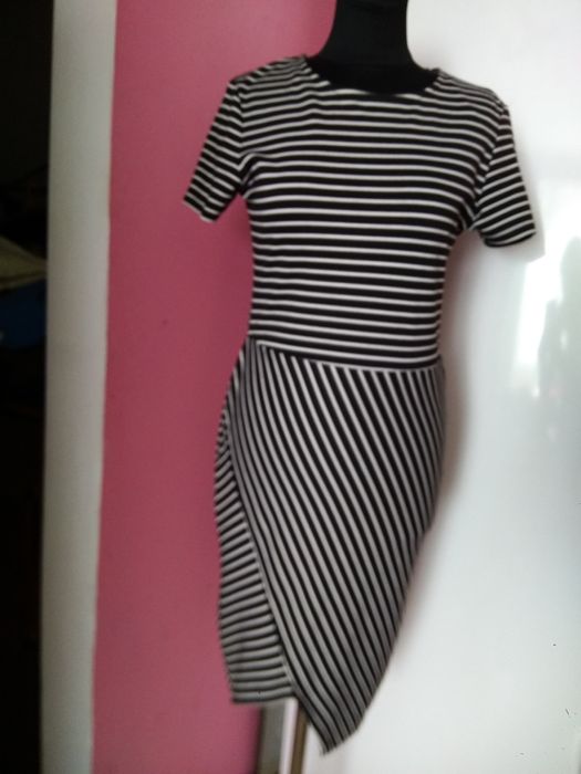 Продам платье плотное