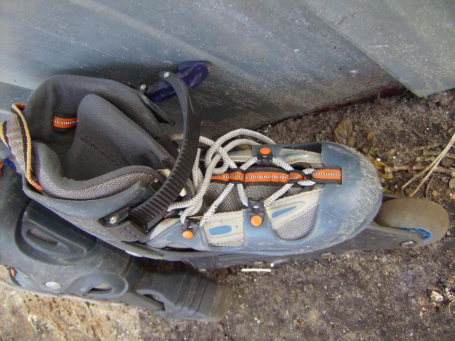 Ролики с наколенниками - 310 грн.