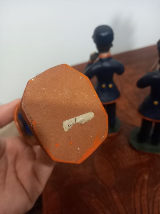 Bonecos de Estremoz 
Não assinado