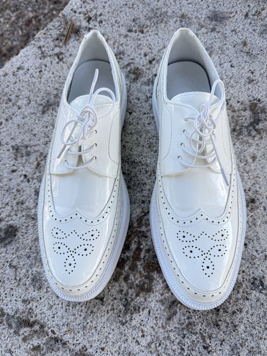 Sapatos brancos (novos)