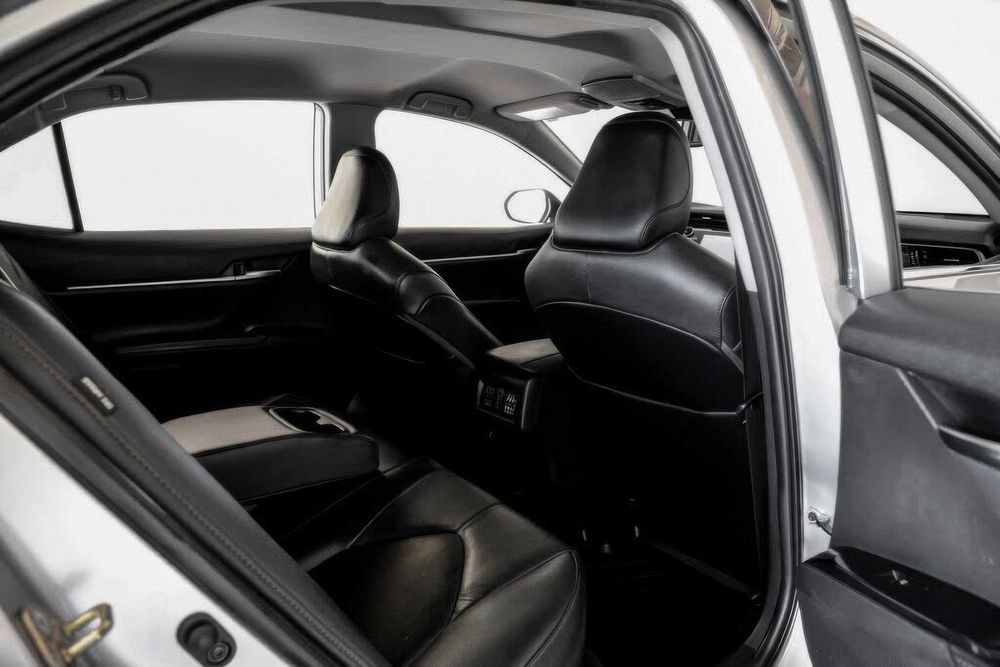 Toyota Camry Xle      2020