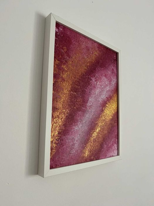 Pintura abstrata em acrílico em tons de rosa e dourado