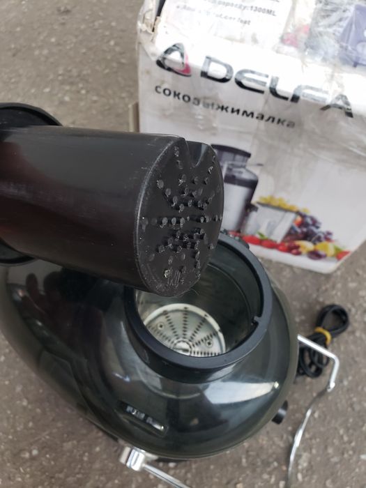 Соковижималка центробіжна Delfa DJ-140