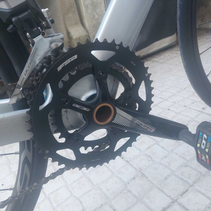 Bicicleta ciclismo BH S/M de carbono.