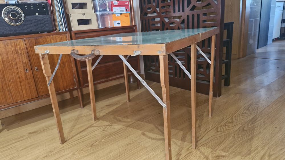 Mesa dobrável antigal