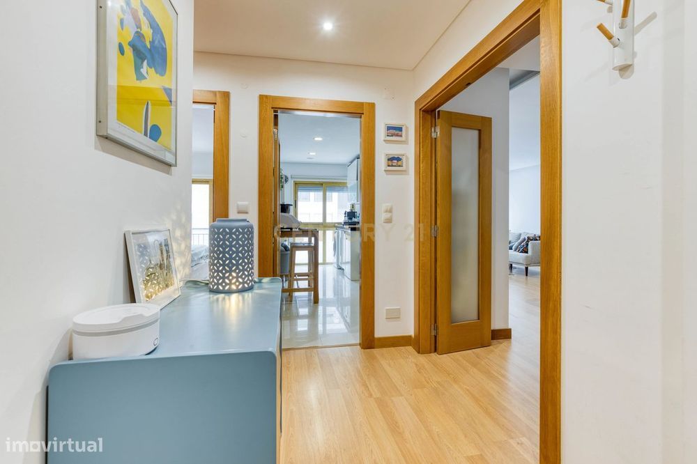 Apartamento T1 com Garagem em Águas Livres, Amadora — Águas Livres, Lisboa