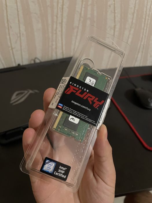 Оперативна пам'ять 2х8гб DDR4-32000