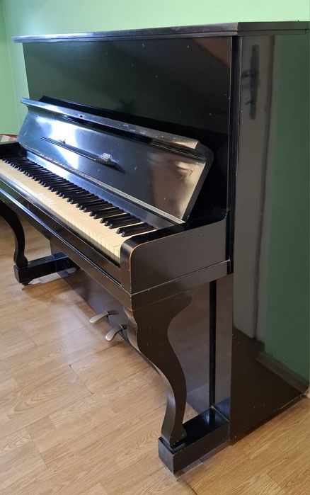 Pianino  Legnica