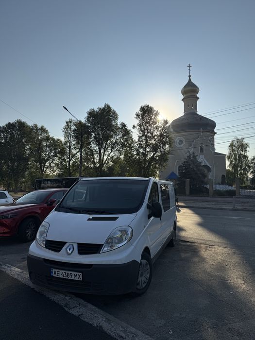 Продам бус Рено Трафик