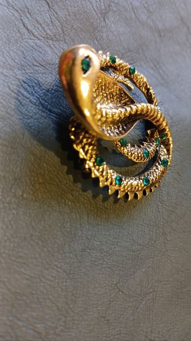 Булавка шпилькакобра