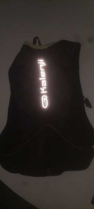 Vendo mochila de hidratação Kalenji 5L, c/ bolsa hidratação