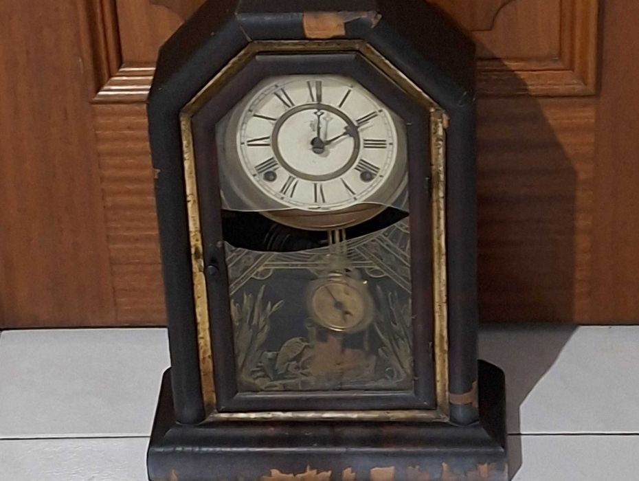 Relógio de Capela Waterbury - USA, a precisar de restauro