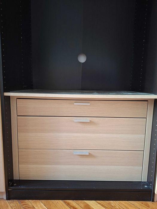 Szafka Ikea z szybą