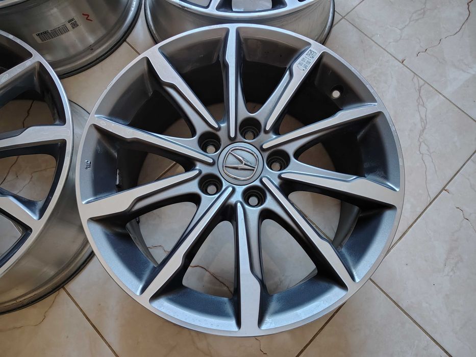 Диски Acura R17 W7.5 PCD5x114.3 ET50 DIA64.1
