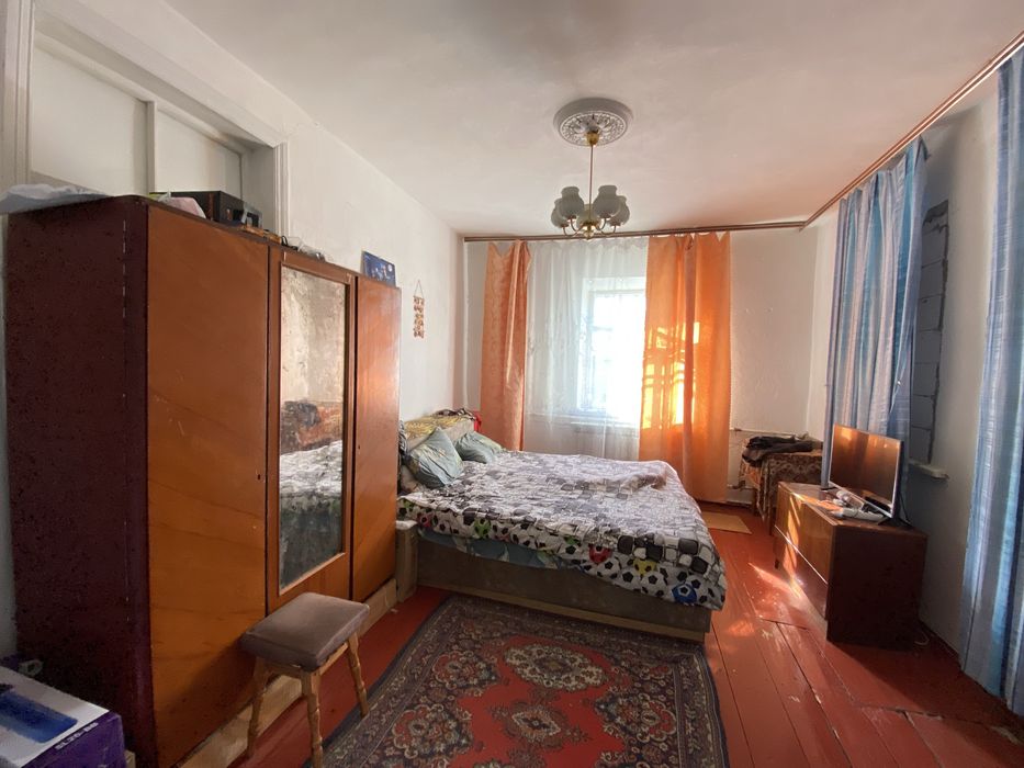 Продаж будинку с. Озерна, центр