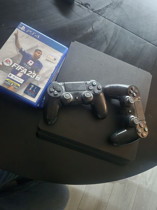 PlayStation 4 slim + 1 pad+ gry !!