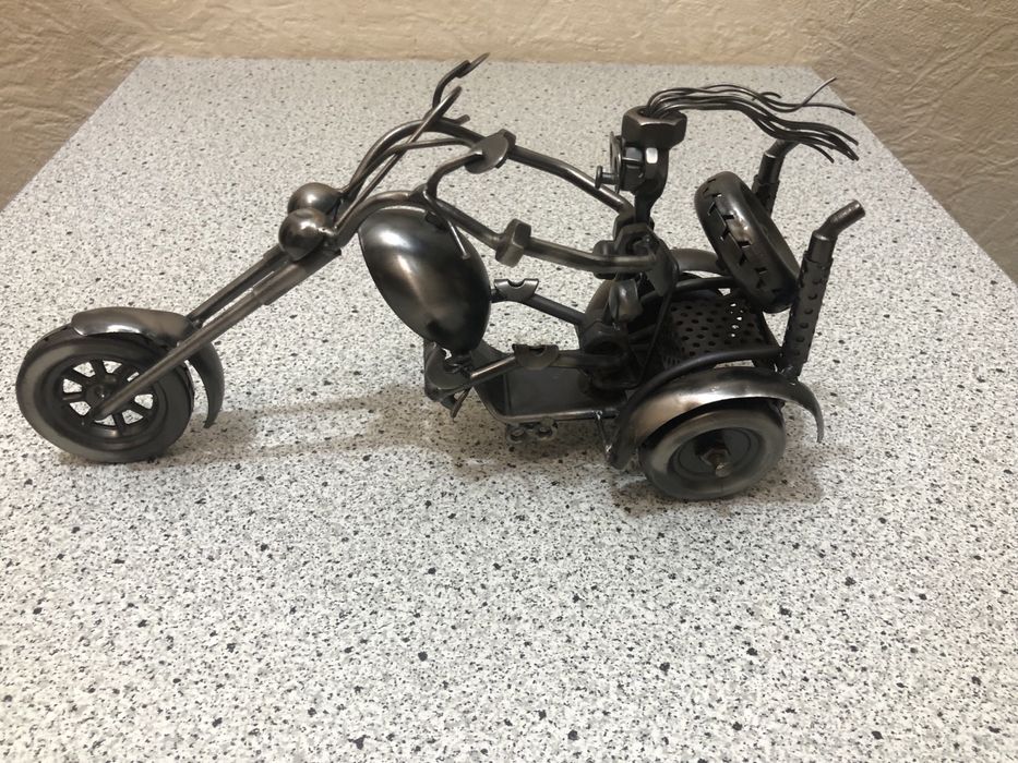 Колекція металевих мотоциклів