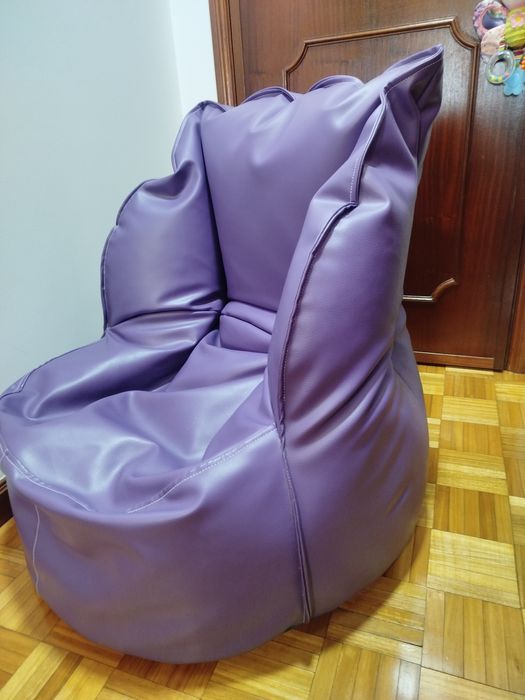 Puff cor roxa bom estado