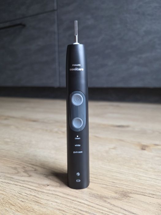 Philips Sonicare 4500 + 5 końcówek C1 – NOWA, gwarancja 1,5 roku