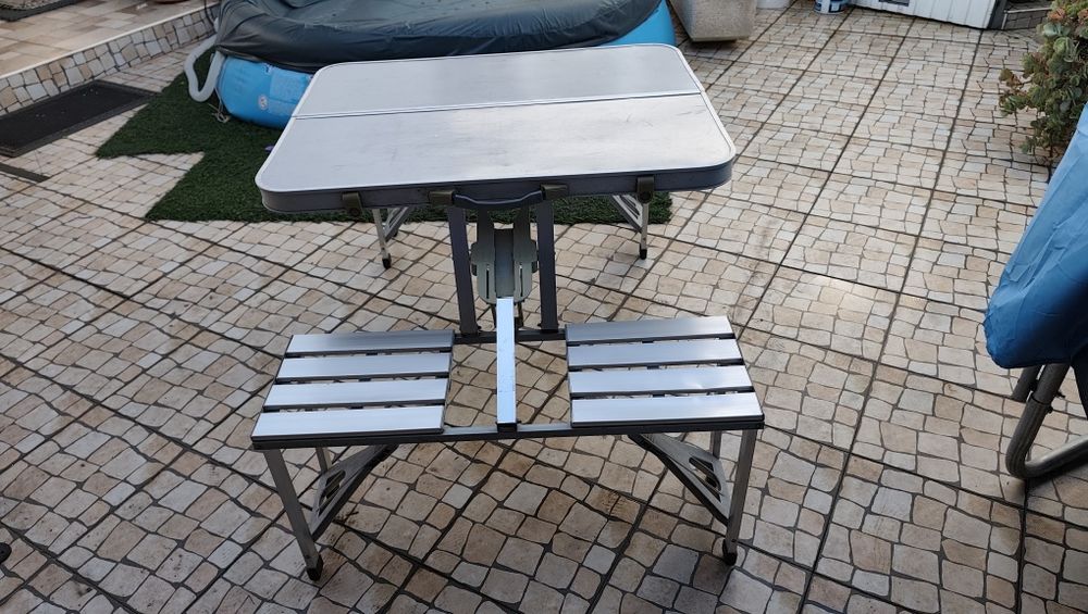 Mesa alumínio com bancos