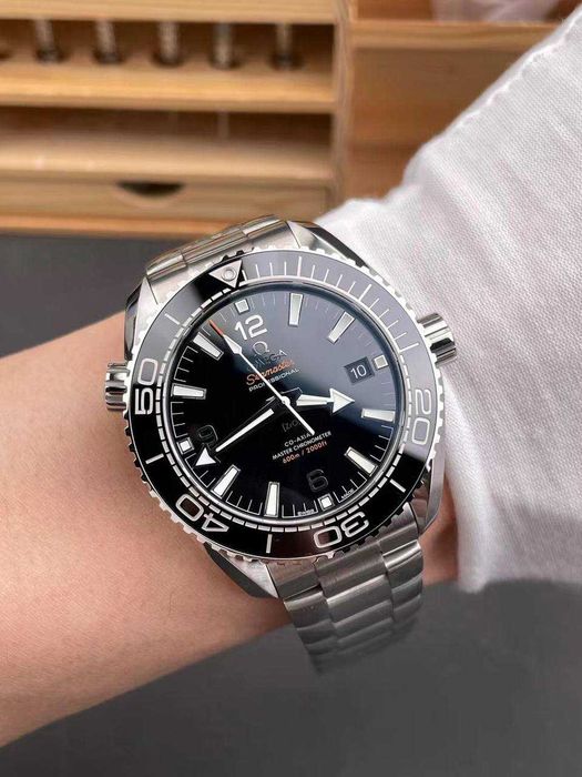 чоловічий наручний годинник Omega Planet Ocean Seamaster 600m VS