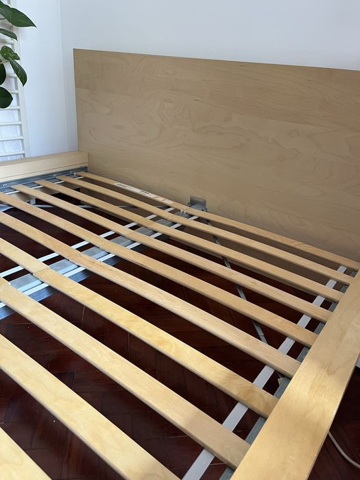 Cama de casal MALM com estrado (sem colchão)