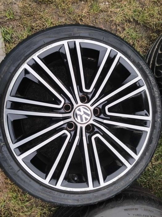 Felgi + opony 18x225x40 VW Passat B5 B6 B7