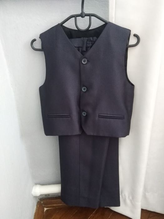 Костюм ідеальний стан темно сірий тройка, брюки пиджак жилетка