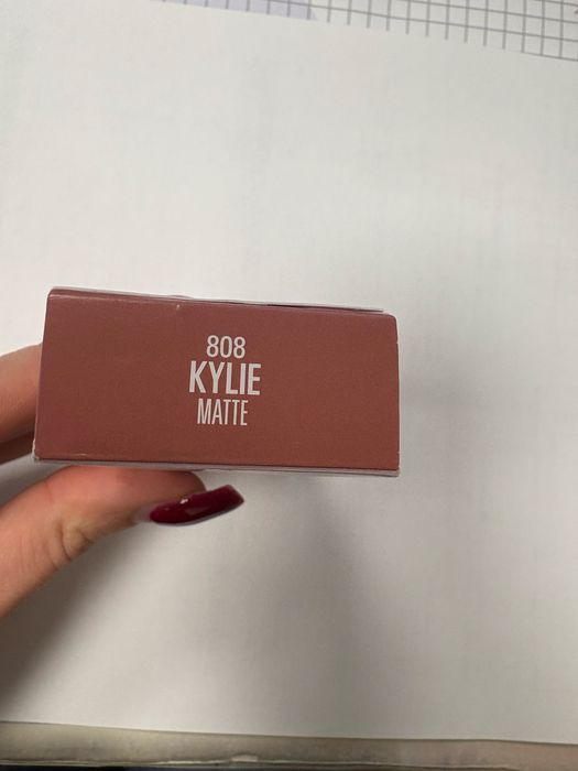 Kylie Jenner Kylie 808 wiralowy blyszczyk mat