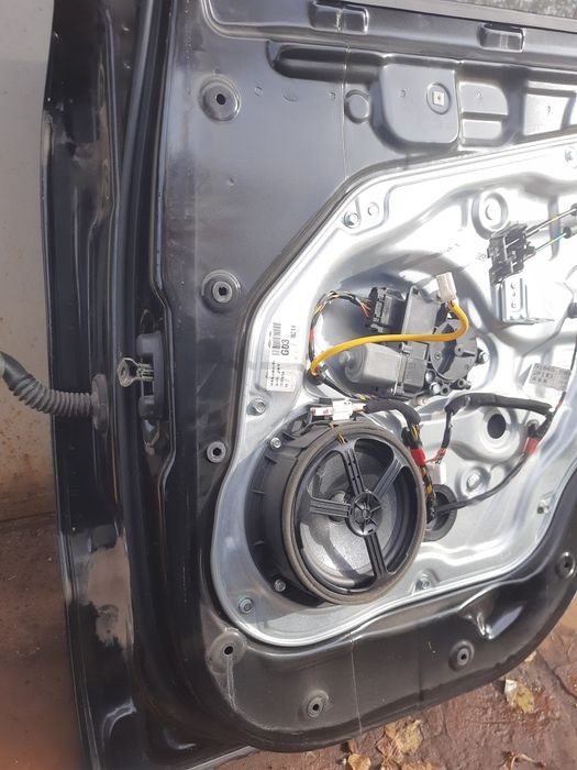 Дверка задня права Kia Sorento 2