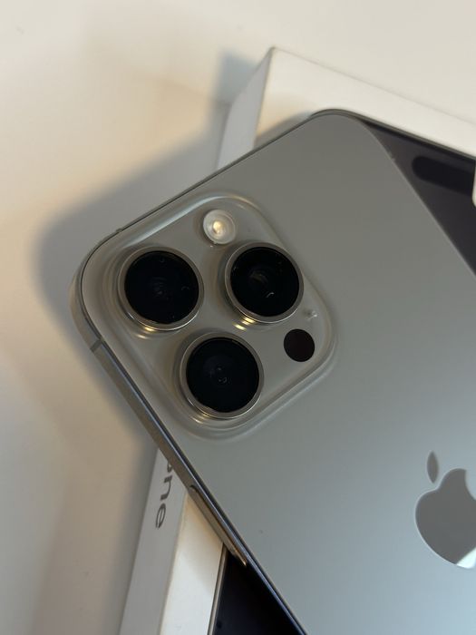 iPhones 16 Pro Max – 256GB – Como Novo