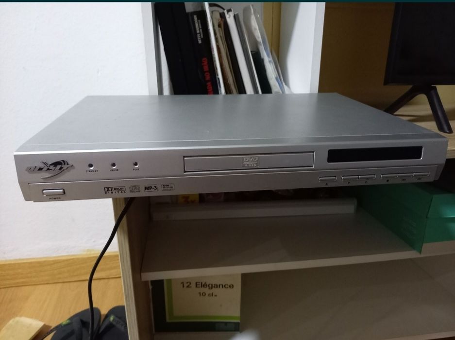 Vendo DVD usado poucas vezes