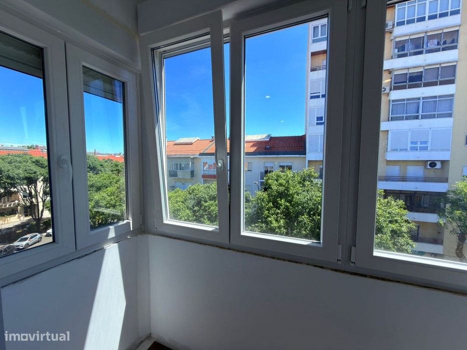 Apartamento T2, Reboleira, Amadora