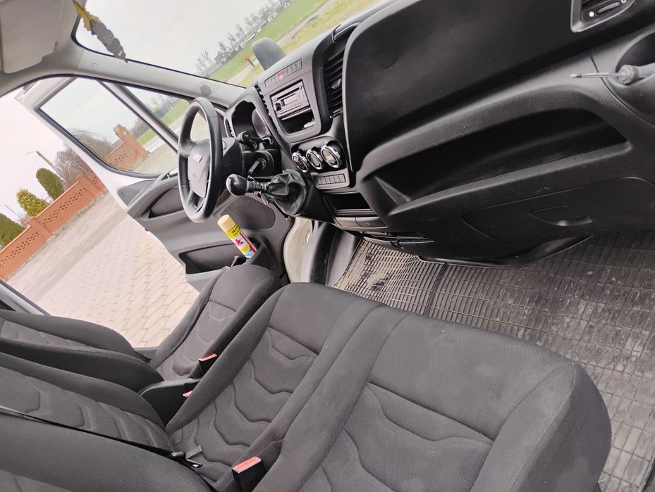 Sprzedam Iveco daily kontener 2015 rok winda niski przebieg