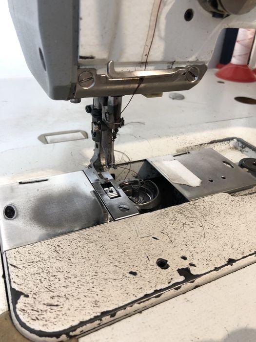 Продам промышленную швейную машинку Pfaff 1245