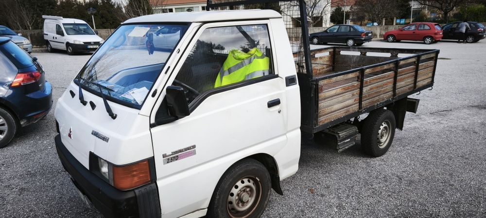Vendo Mitsubishi L 300 carrinha em bom estado