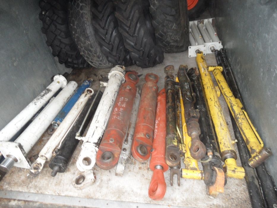 Siłownik wywrotu tłok kipra  hydrauliczny - łuparka rębak-prasa