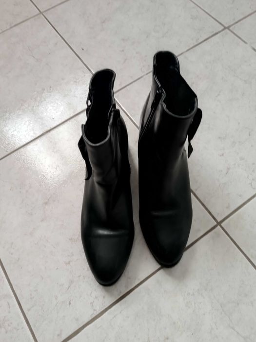 Botas pretas tipo texana tamanho 37