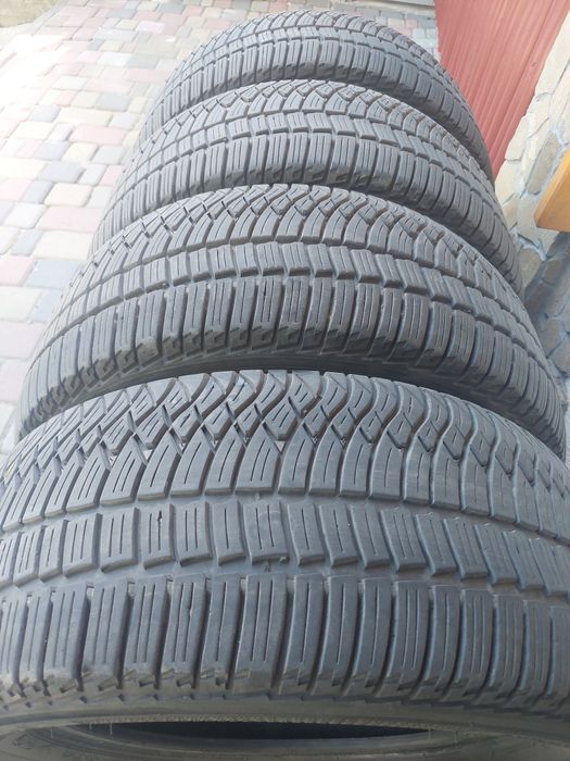 Всесезонна резина Kleber 235 55 17 літня,зимова