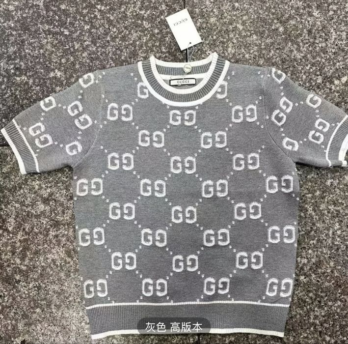 Gucci кофтинка у сірому кольорі