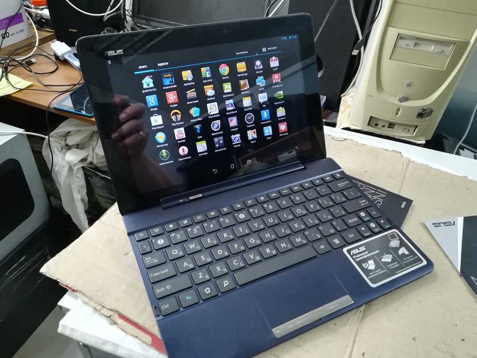 Планшет Asus Eee Pad Transformer TF300T 32GB Doc з док станцією