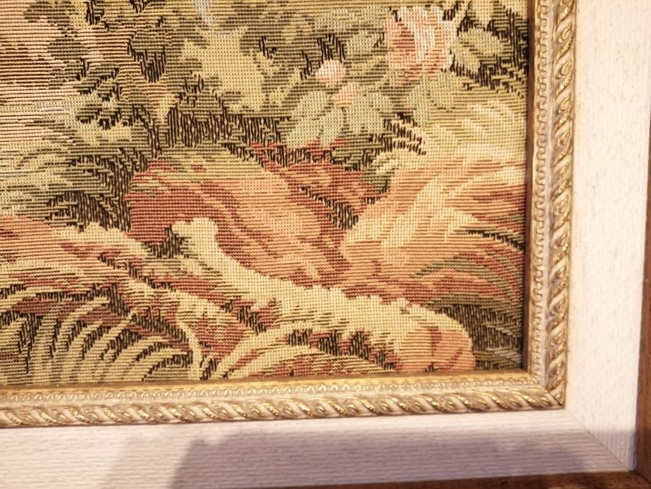 Quadro de Arraiolos com moldura clássica 1,22m x 0,90m Peça tradic